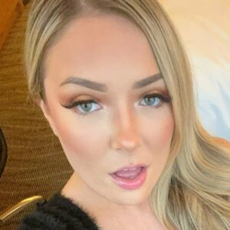 Nacktes geleaktes OnlyFans-Foto von Paigespenthouse