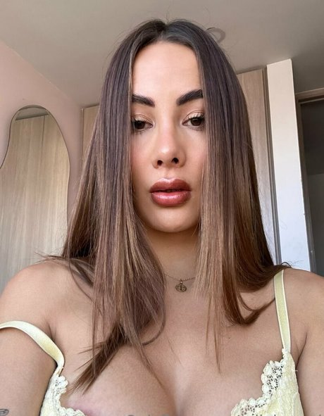 Nacktes geleaktes OnlyFans-Foto von Mila Bernal