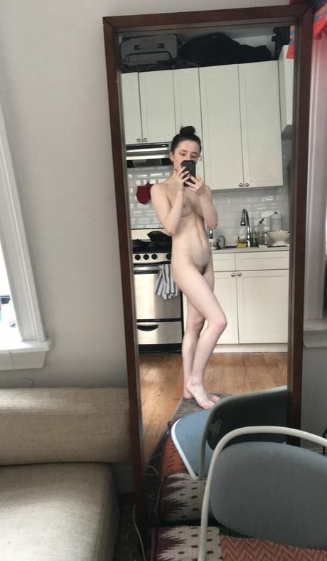Nacktes geleaktes OnlyFans-Foto von Lily Mo Sheen