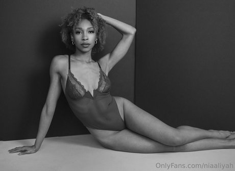 Nacktes geleaktes OnlyFans-Foto von Niaaliyah