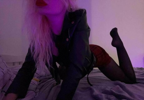 Nacktes geleaktes OnlyFans-Foto von Skinnytyan