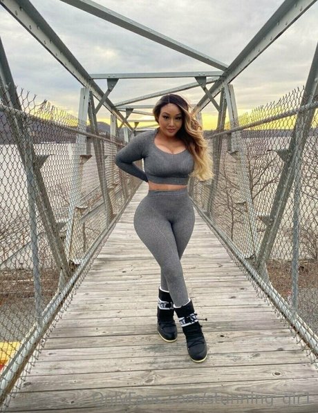 Nacktes geleaktes OnlyFans-Foto von Stunninggir1