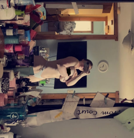 Nacktes geleaktes OnlyFans-Foto von Emily L