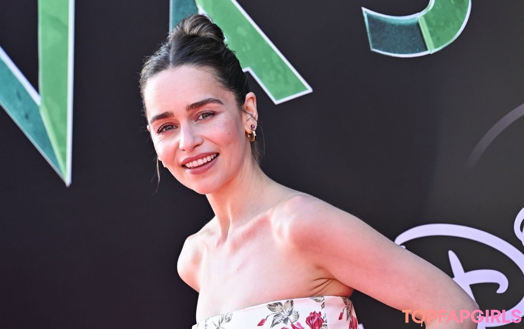 Nacktes geleaktes OnlyFans-Foto von Emilia Clarke #1042
