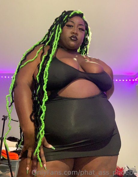 Phat_ass_phoebe