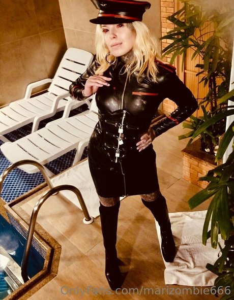 Nacktes geleaktes OnlyFans-Foto von Marizombie666