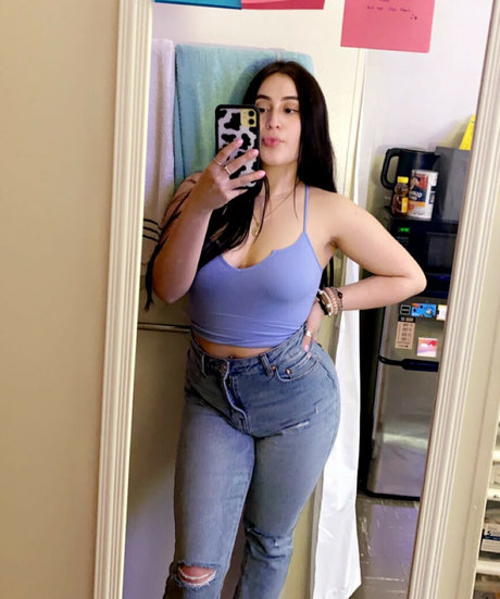 Bigtiddygothgirll