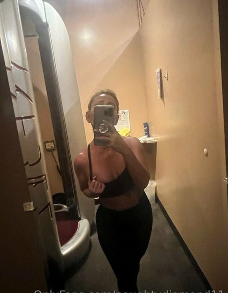 Nacktes geleaktes OnlyFans-Foto von Naughtydiamond11