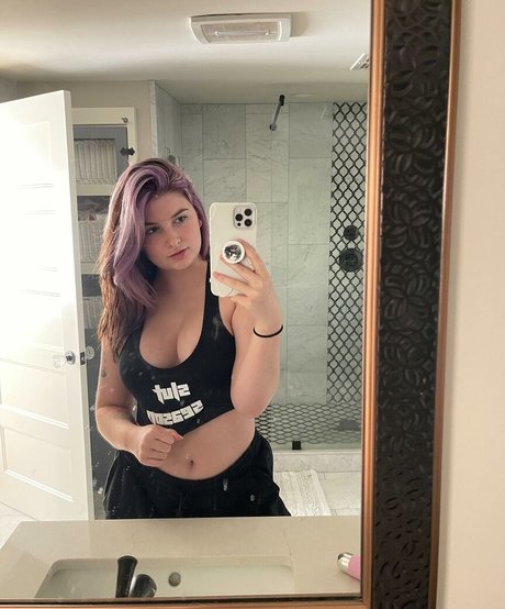 Nacktes geleaktes OnlyFans-Foto von Eliana Rose