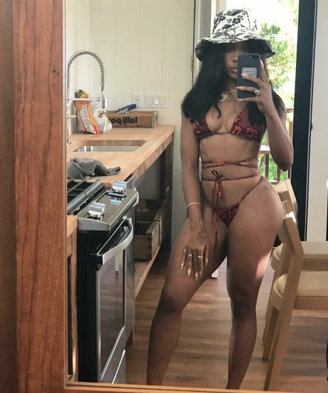 Nacktes geleaktes OnlyFans-Foto von Sza