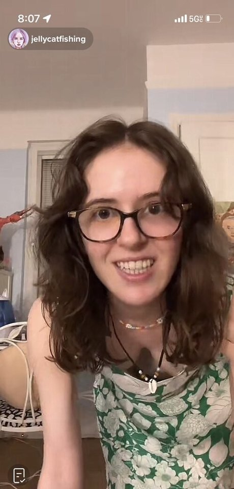 Nacktes geleaktes OnlyFans-Foto von Jellycatfishing