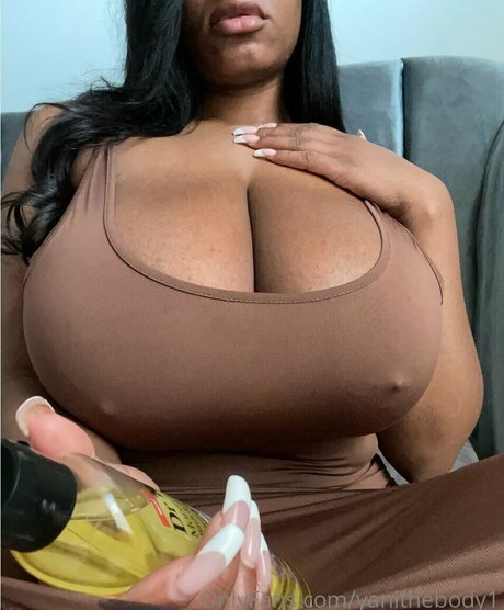 Yanithebbody1