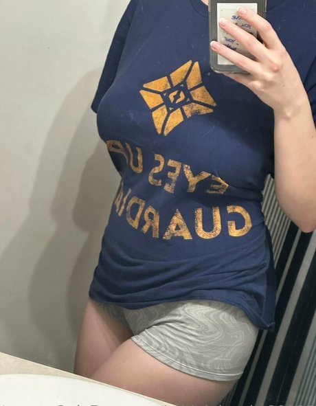 Nacktes geleaktes OnlyFans-Foto von Midnightsky80085