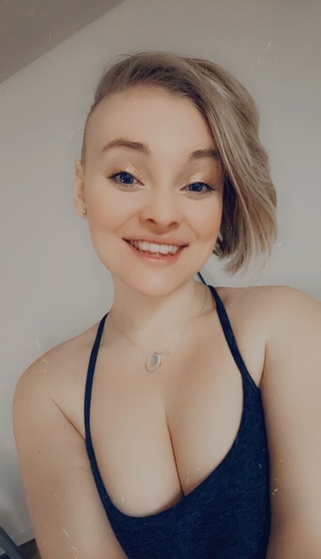 Nacktes geleaktes OnlyFans-Foto von Harmony By Day