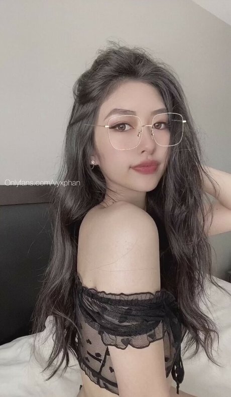 Nacktes geleaktes OnlyFans-Foto von Vyxphan