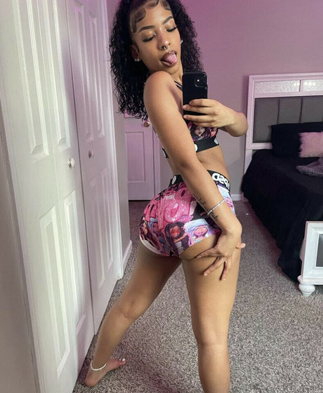 Nacktes geleaktes OnlyFans-Foto von Daisyandrews
