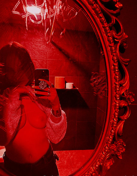 Nacktes geleaktes OnlyFans-Foto von Pottymouthh