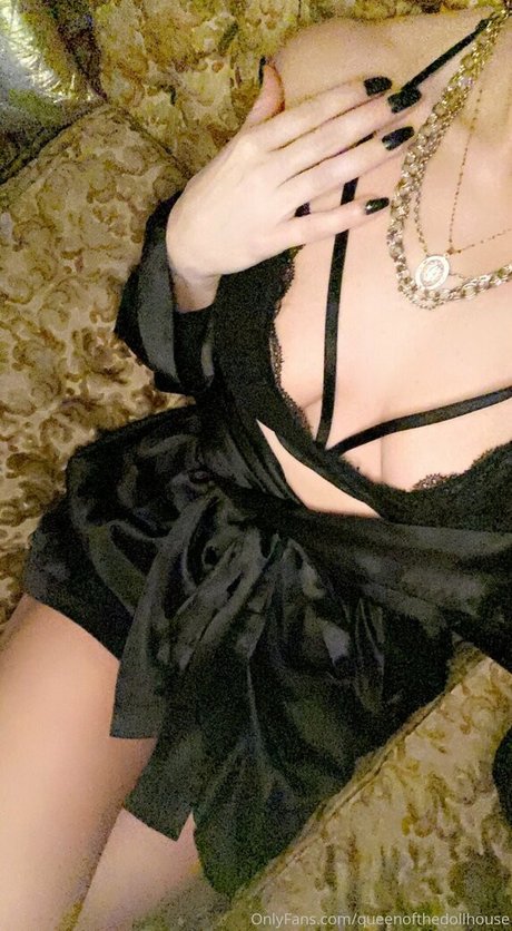 Nacktes geleaktes OnlyFans-Foto von Queenofthedollhouse