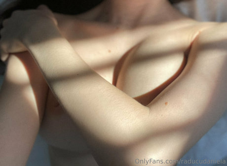 Nacktes geleaktes OnlyFans-Foto von Raducu Daniela