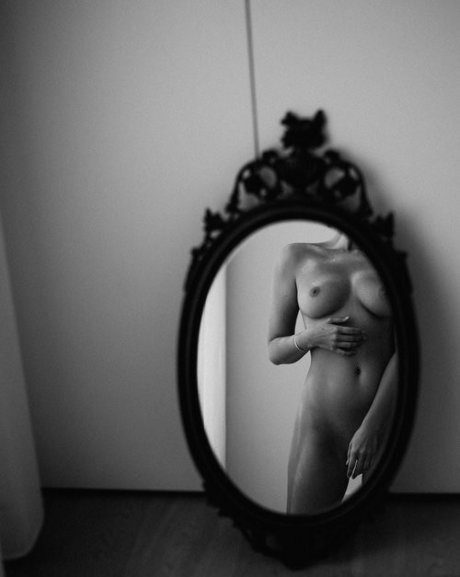 Nacktes geleaktes OnlyFans-Foto von Worldwithinher