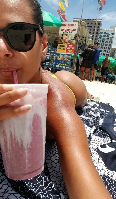 Nacktes geleaktes OnlyFans-Foto von Caiala Tavares