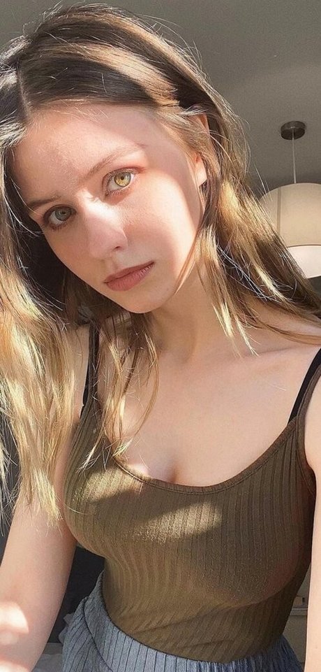 Nacktes geleaktes OnlyFans-Foto von Laura Petrinec
