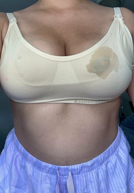 Nacktes geleaktes OnlyFans-Foto von Pasteurizedmami