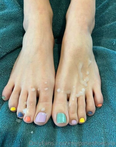 Nacktes geleaktes OnlyFans-Foto von Myposedtoes