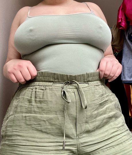 Nacktes geleaktes OnlyFans-Foto von Snacky Thikums