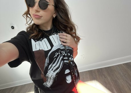 Nacktes geleaktes OnlyFans-Foto von Jackiembutler