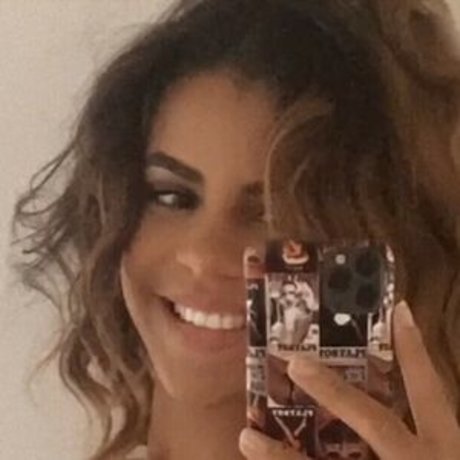 Nacktes geleaktes OnlyFans-Foto von Yemisi Adenike