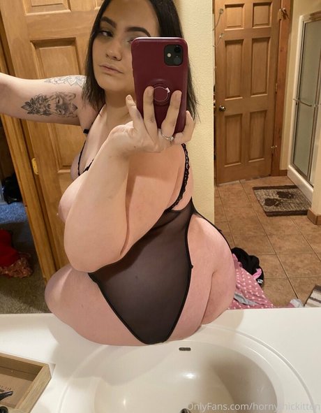 Hornythickitten