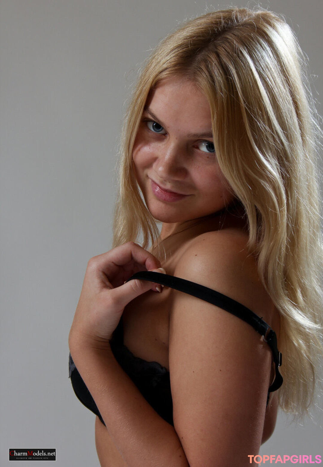 Nacktes geleaktes OnlyFans-Foto von Charmmodels #1372