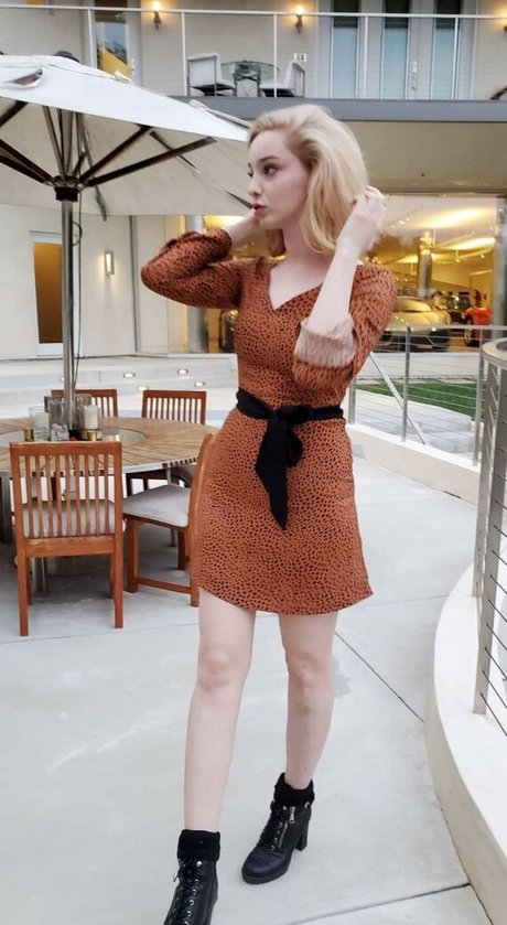 Emma Dumont