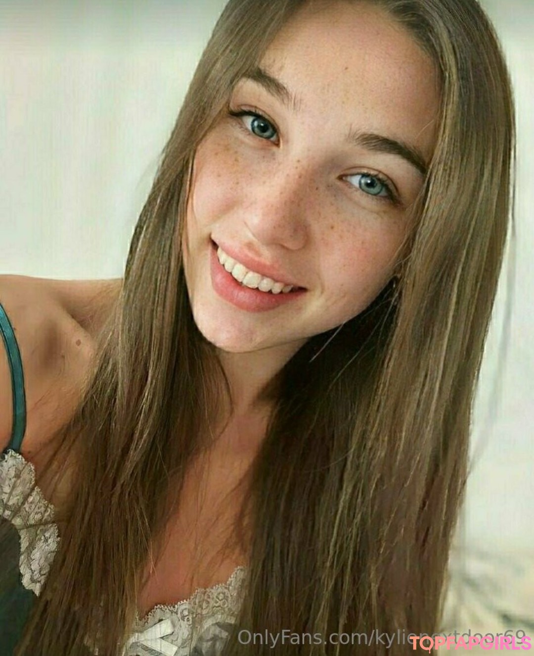 Nacktes geleaktes OnlyFans-Foto von Kylienextdoor69 #1065