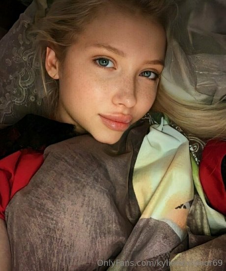Kylienextdoor69