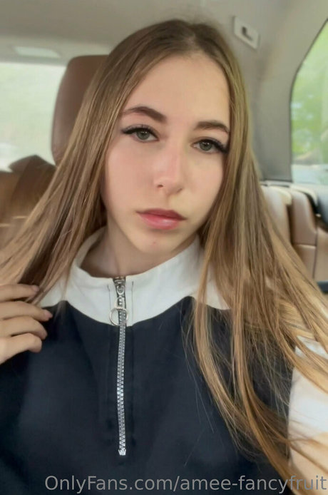 Nacktes geleaktes OnlyFans-Foto von Littlelisa