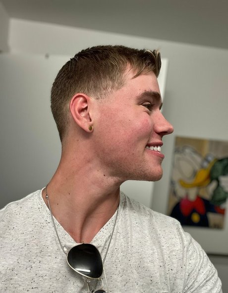 Nacktes geleaktes OnlyFans-Foto von Swolemattyy