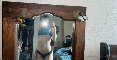 Nacktes geleaktes OnlyFans-Foto von Scarlethartt444