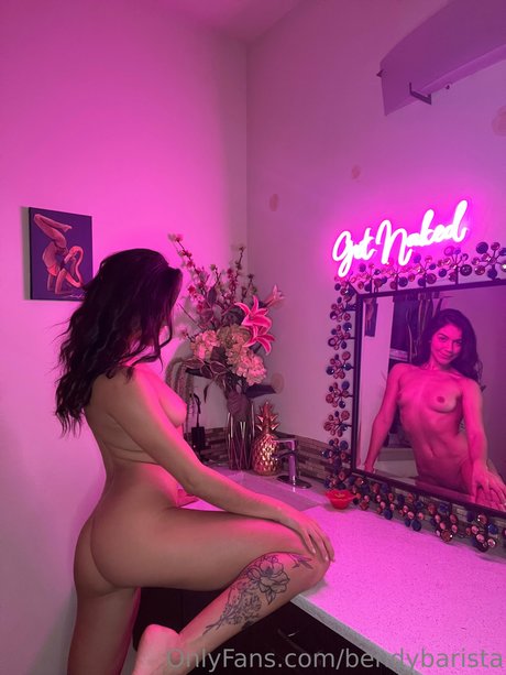 Nacktes geleaktes OnlyFans-Foto von Bendy