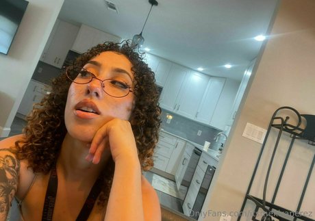 Nacktes geleaktes OnlyFans-Foto von Itsmekiraperez