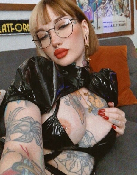 Nacktes geleaktes OnlyFans-Foto von Hviley Rose