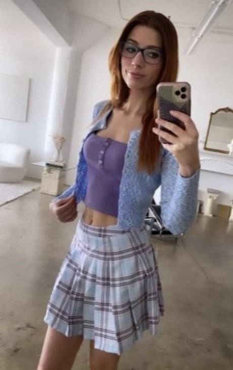Amanda Lynne