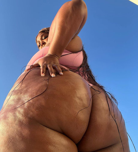Nacktes geleaktes OnlyFans-Foto von Lizzo