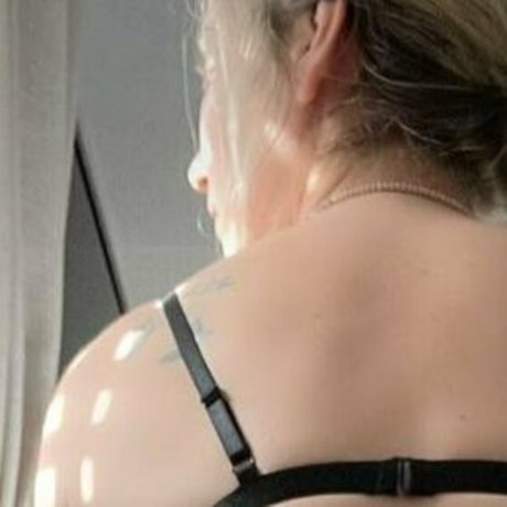 Nacktes geleaktes OnlyFans-Foto von Nataliehanby