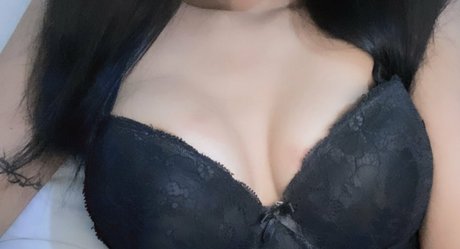 Nacktes geleaktes OnlyFans-Foto von Yadiranorvv