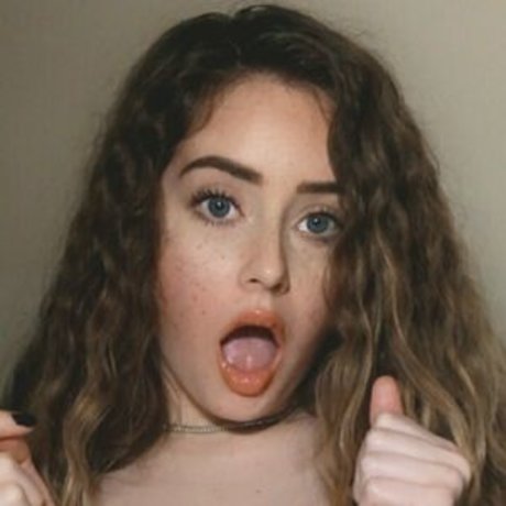 Nacktes geleaktes OnlyFans-Foto von Babyraerae1