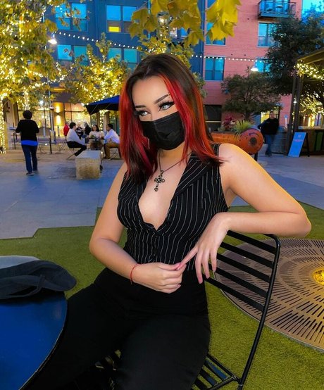 Nacktes geleaktes OnlyFans-Foto von Chxrrychick