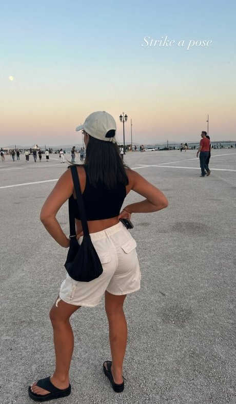 Nacktes geleaktes OnlyFans-Foto von Develique