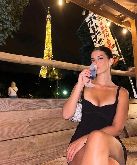 Nacktes geleaktes OnlyFans-Foto von Develique